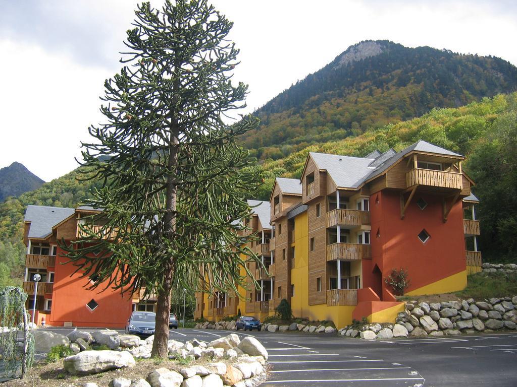 Lagrange Vacances Le Domaine Des 100 Lacs Aparthotel Cauterets Exteriör bild